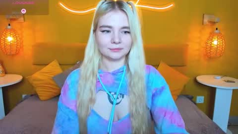 Snapshot of ruthbryant chatting on 11.22.25 ruthbryant online show from 11.22.25