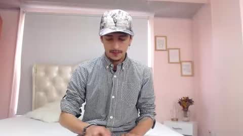 Snapshot of ryan_maxy chatting on 01.21.25 ryan online show from 01.21.25