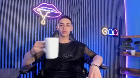 Snapshot of ryan_sailor chatting on 12.01.25 RYAN online show from 12.01.25