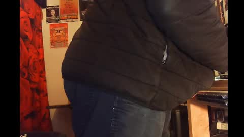 Snapshot of rynoxox chatting on 11.18.25 rynoxox online show from 11.18.25