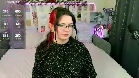 Snapshot of s_katekisa_ss chatting on 02.10.25 Kate online show from 02.10.25