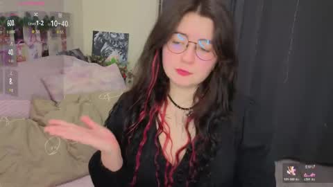 Snapshot of s_katekisa_ss chatting on 05.18.26 Kate online show from 05.18.26