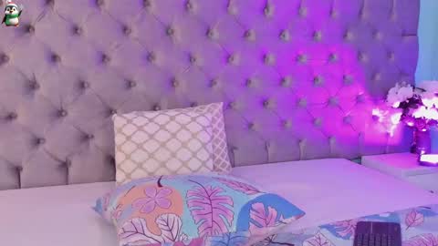 Snapshot of saamyreyes chatting on 01.04.25 Saamy Reyes online show from 01.04.25