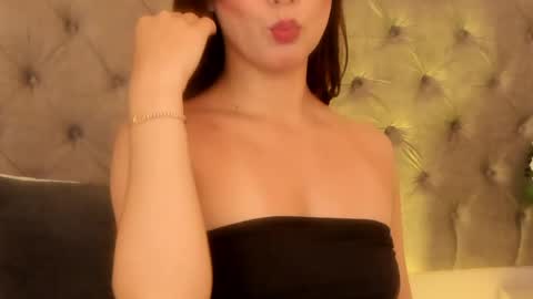 Snapshot of saamyreyes chatting on 05.28.26 Saamy Reyes online show from 05.28.26