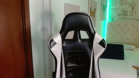 Snapshot of saara_martin chatting on 03.12.26 1 online show from 03.12.26