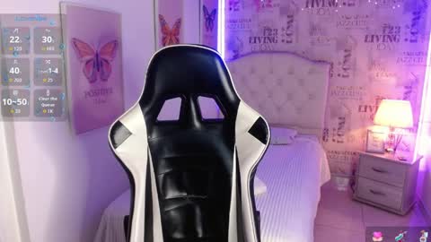 Snapshot of saara_martin chatting on 04.09.26 1 online show from 04.09.26