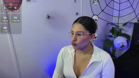 saaya_tay online show from 10.25.25