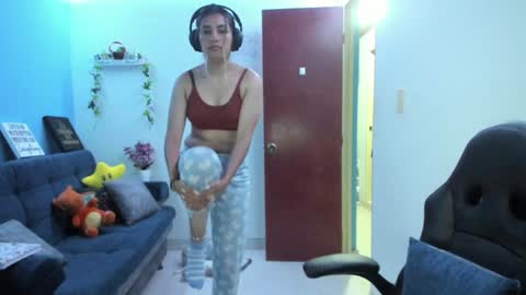 Snapshot of sabrina_chester_02 chatting on 02.06.25 Angie online show from 02.06.25