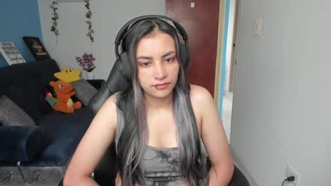 Snapshot of sabrina_chester_02 chatting on 02.09.25 Angie online show from 02.09.25