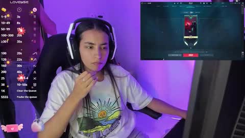 Snapshot of sabrina_chester_02 chatting on 11.11.25 Angie online show from 11.11.25