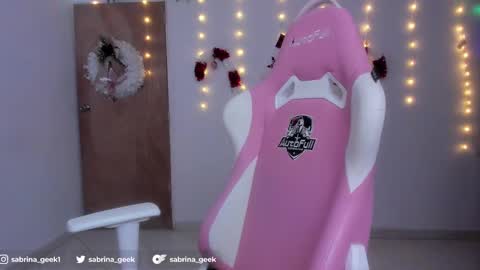 Snapshot of sabrina_geek chatting on 12.12.24 sabrina_geek online show from 12.12.24