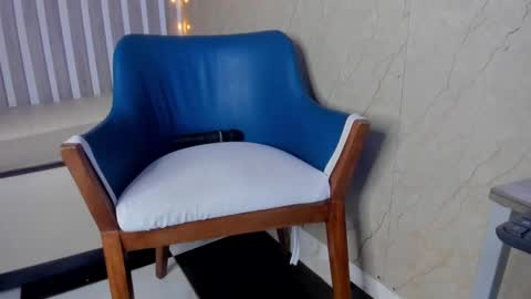 Snapshot of sabrinahims_ chatting on 01.14.25 mariana online show from 01.14.25