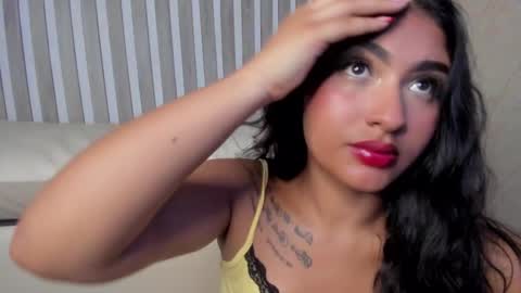 Snapshot of sabrinahims_ chatting on 02.20.25 mariana online show from 02.20.25