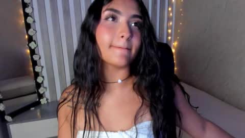 Snapshot of sabrinahims_ chatting on 02.23.25 mariana online show from 02.23.25