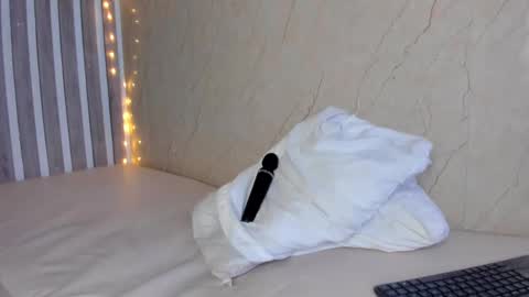 Snapshot of sabrinahims_ chatting on 02.25.25 mariana online show from 02.25.25