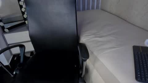 Snapshot of sabrinahims_ chatting on 02.28.25 mariana online show from 02.28.25