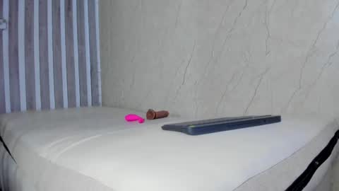 Snapshot of sabrinahims_ chatting on 03.08.25 mariana online show from 03.08.25