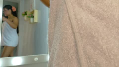 Snapshot of sabrinahims_ chatting on 09.18.25 mariana online show from 09.18.25