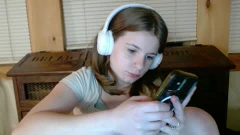 Snapshot of sabrinalexington chatting on 10.25.25 Sabrina online show from 10.25.25