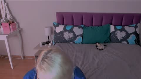 Sabrina MacMarren online show from 01.24.25