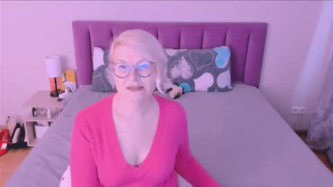 Sabrina MacMarren online show from 10.04.25