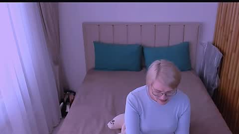 Sabrina MacMarren online show from 04.25.26