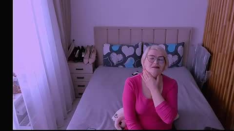 Sabrina MacMarren online show from 05.10.26