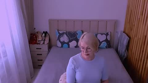 Sabrina MacMarren online show from 05.17.26