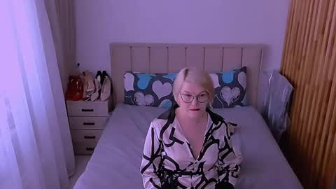 Sabrina MacMarren online show from 05.19.26