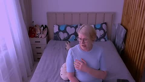 Sabrina MacMarren online show from 05.22.26