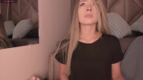 S A B R I N A  online show from 09.15.25