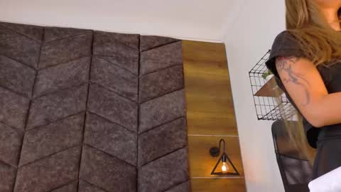 S A B R I N A  online show from 11.22.25