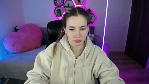 Snapshot of sabrinviolet chatting on 02.03.26 Sabrina Violet online show from 02.03.26