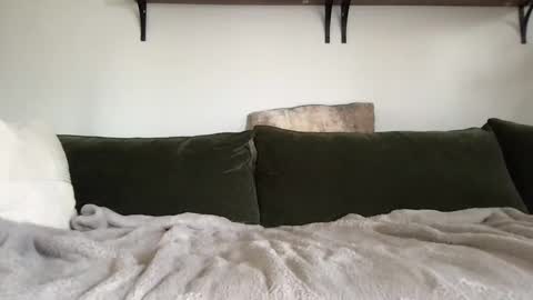 Beezy online show from 02.22.25