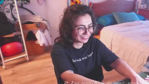 Snapshot of safaeri chatting on 02.21.25 Safa online show from 02.21.25