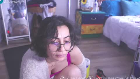 Snapshot of safaeri chatting on 03.12.25 Safa online show from 03.12.25