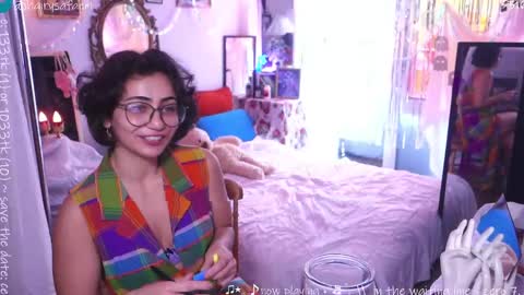 Snapshot of safaeri chatting on 10.07.25 Safa online show from 10.07.25