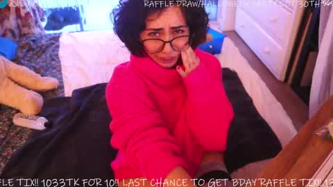 Snapshot of safaeri chatting on 10.29.25 Safa online show from 10.29.25