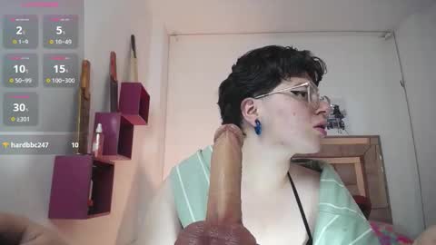 Snapshot of safyka chatting on 10.16.25 SAFYKA online show from 10.16.25