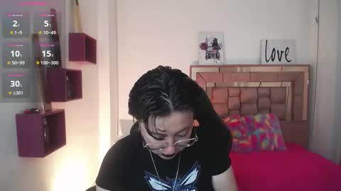 Snapshot of safyka chatting on 11.19.25 SAFYKA online show from 11.19.25