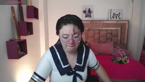 Snapshot of safyka chatting on 11.28.25 SAFYKA online show from 11.28.25