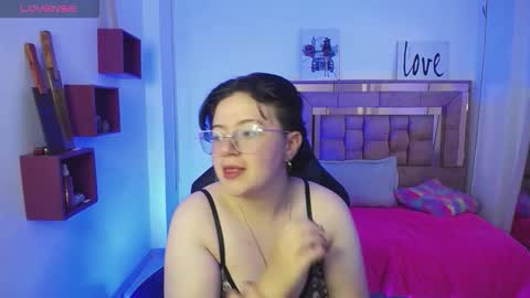 Snapshot of safyka chatting on 11.29.25 SAFYKA online show from 11.29.25