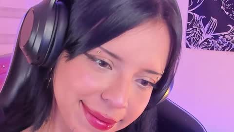 Snapshot of saharayumm chatting on 11.04.25 saharayumm online show from 11.04.25