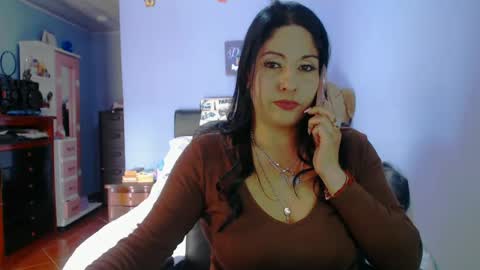 Snapshot of sahotlove1 chatting on 06.12.26 Karina online show from 06.12.26