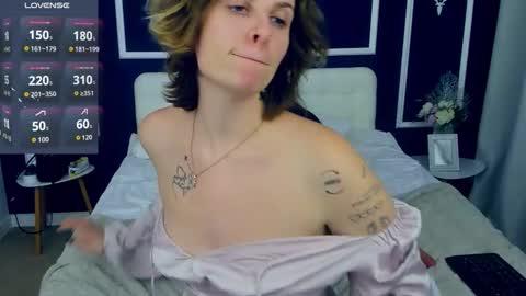 Adel online show from 10.17.25