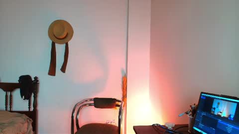 Sindy Scott online show from 07.04.26
