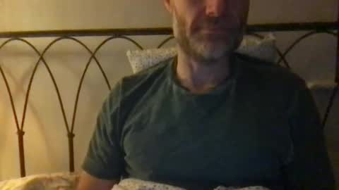 saint009 online show from 11.18.25