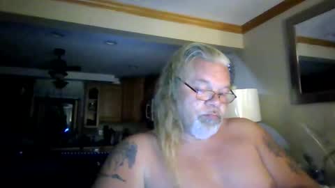 Snapshot of saintbeenadick chatting on 05.18.26 saintbeenadick online show from 05.18.26