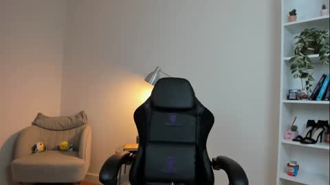 Snapshot of sakura_harper chatting on 03.03.25 Sakura Harper online show from 03.03.25