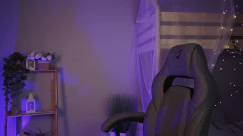 Snapshot of sakurabliss chatting on 10.20.25 sakurabliss online show from 10.20.25